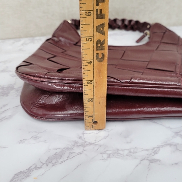 Elliot Lucca Hobo Shoulder Bag Pascale  Burgundy Patent Woven Leather Braid - Picture 4 of 16